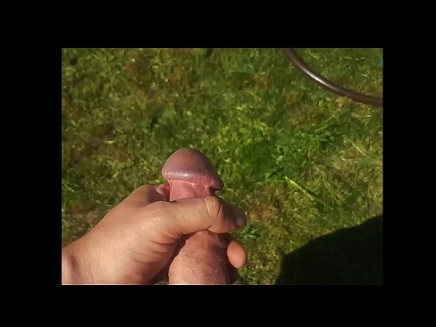 ❤️ Hottie beroa bere pussy arrosa izorratu egiten du eta udako lorategi batean squirt batekin esperma egiten du ️❌ Super pornoa %eu.analytik24.ruan ❌️❤
